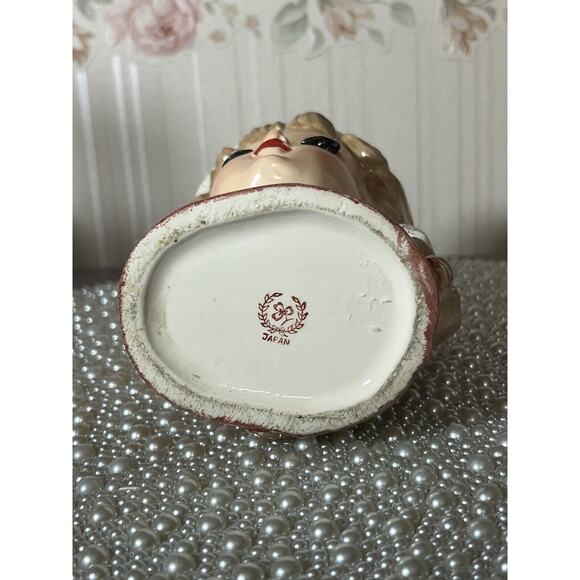 Vintage 6" Santa Hat Lady Head Vase Blonde Pearls Long Eyelashes Wreath Mark - Picture 7 of 7